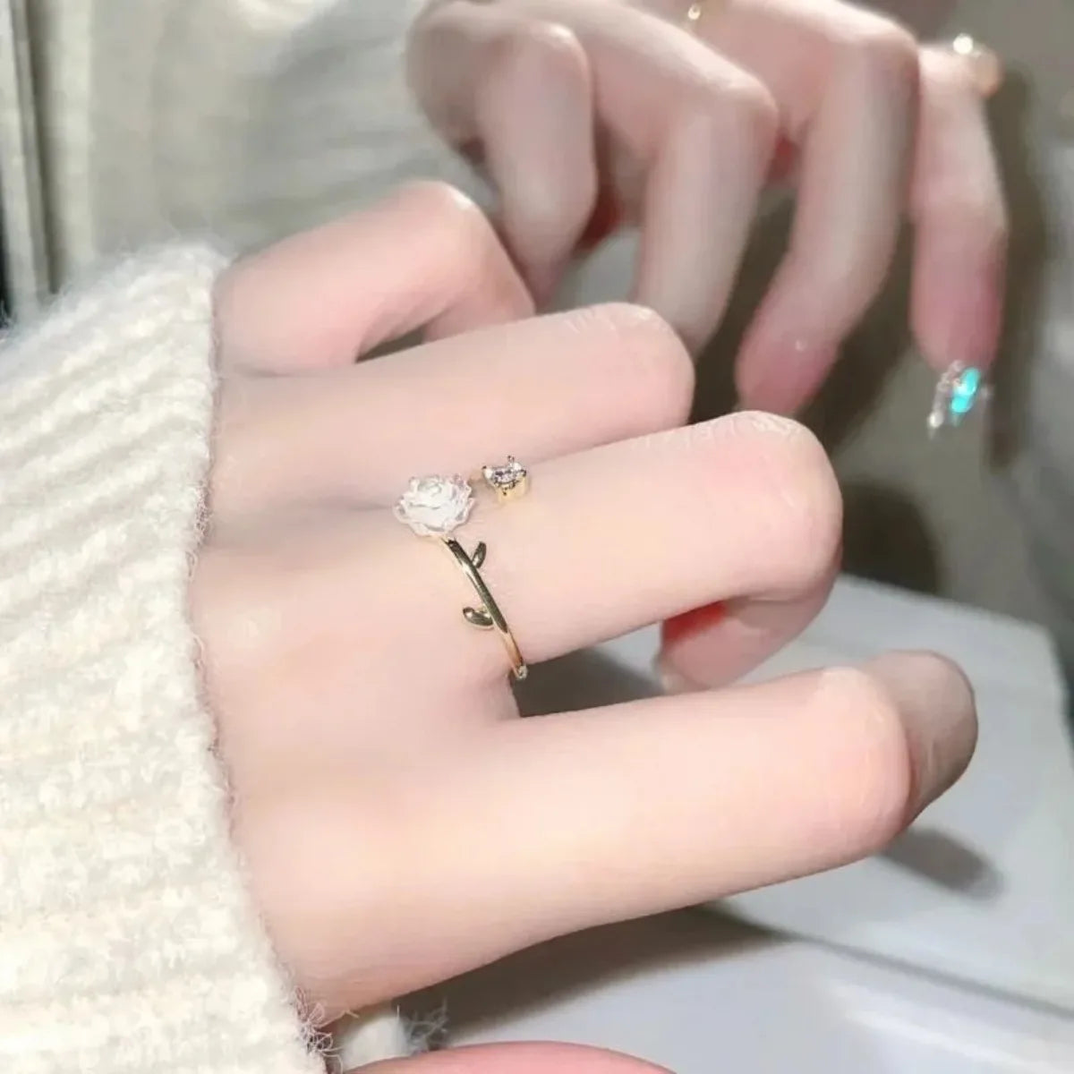Classic Women's Flower Ring