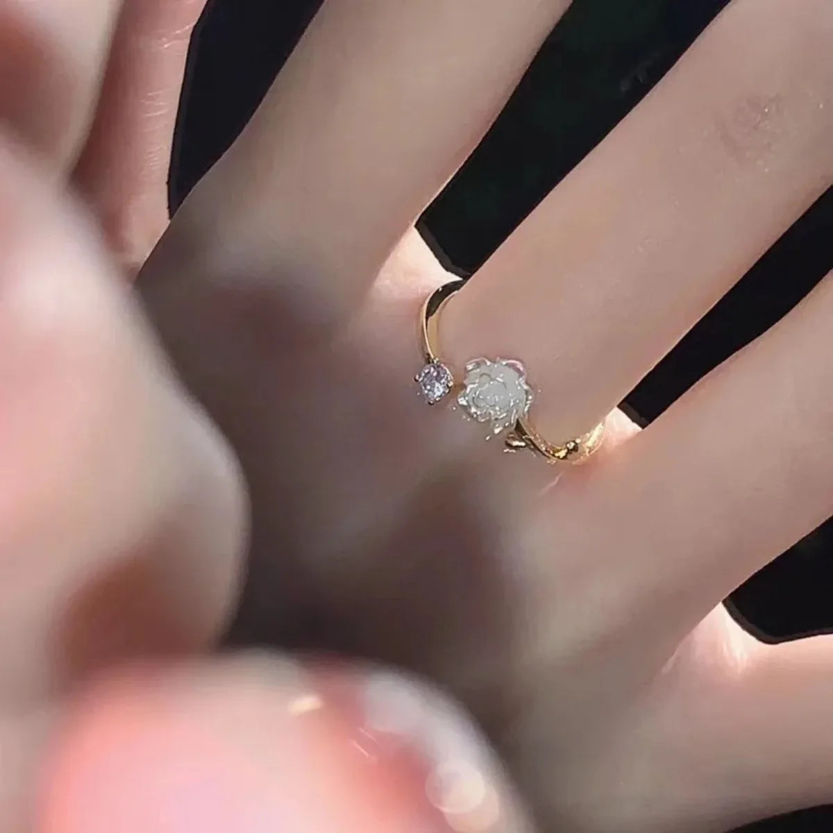 Classic Women's Flower Ring