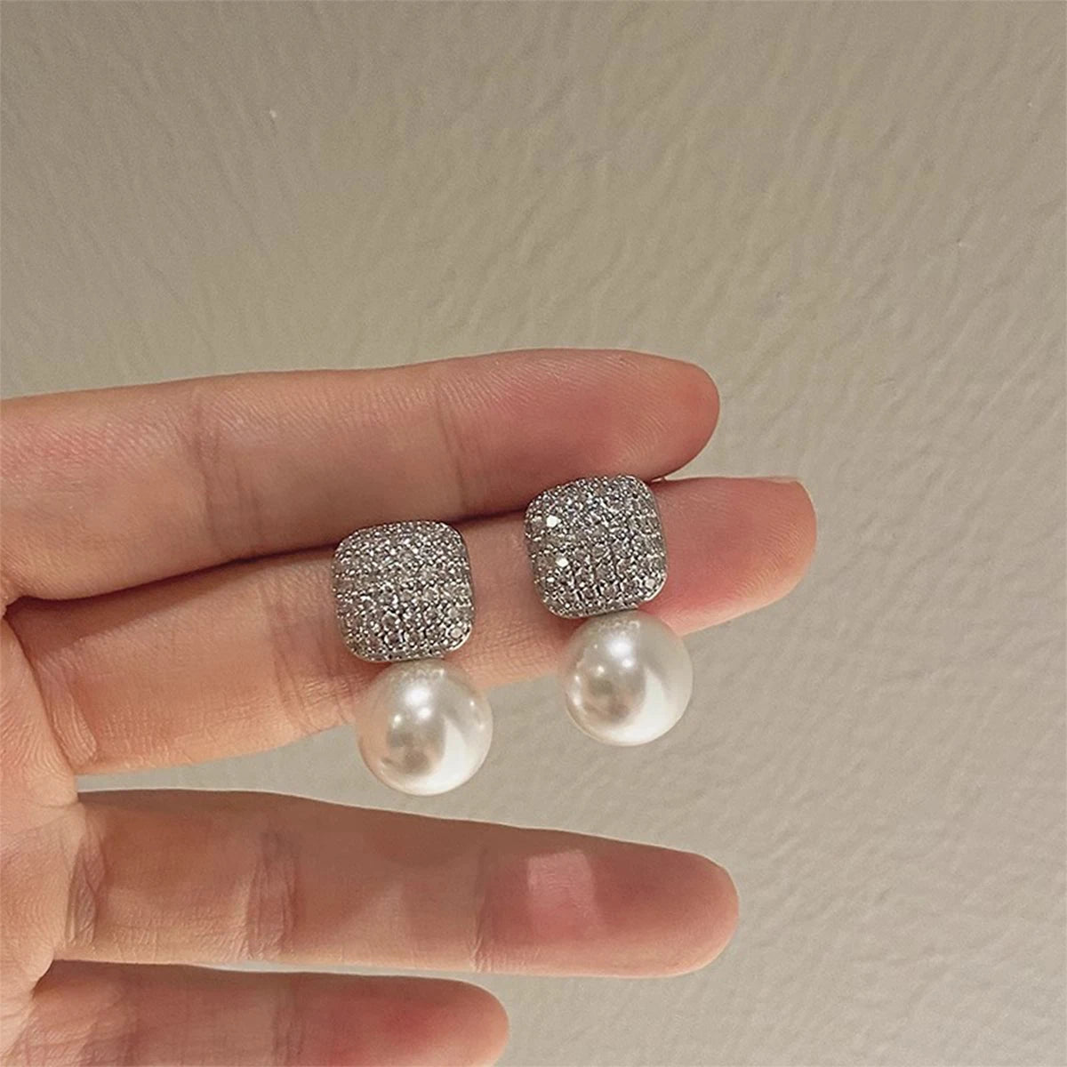 Women's Pearl Earrings